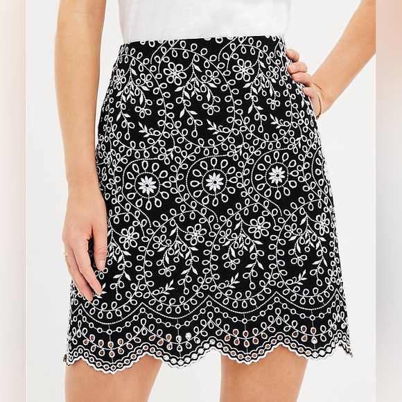 LOFT Beautiful Floral Embroidered Scalloped Shift Skirt 2 - Picture 1 of 10